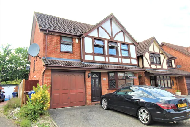 Gilbert Road, Grays, Essex, RM16 6NR, photo 1