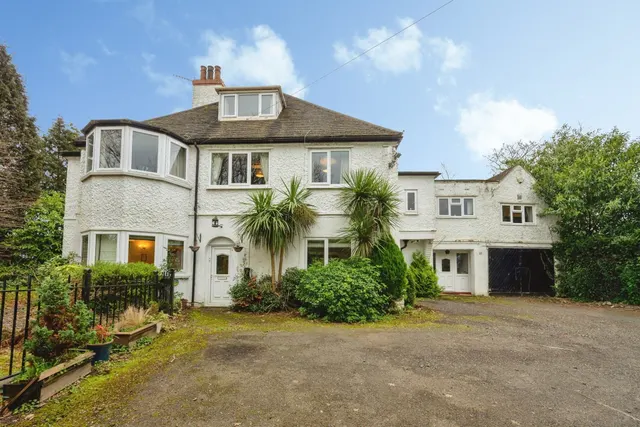 Hillgrove Crescent, Kidderminster, photo 1