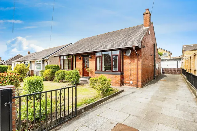 Moorlands Road, Huddersfield, HD3, photo 1