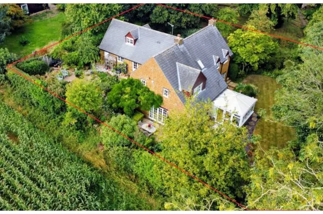 Church Lane, Hellidon, NN11, photo 1