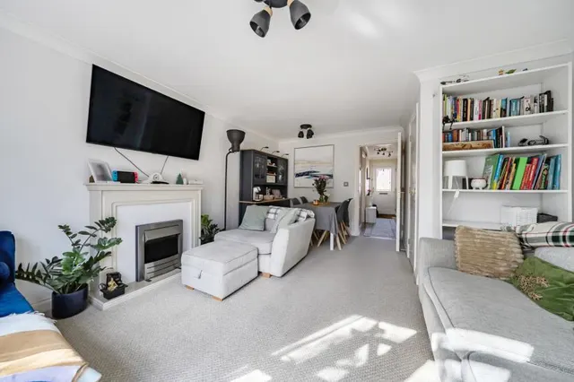 Urquhart Road, Thatcham, RG19, photo 2