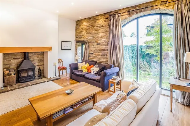 East Street, Lindley, HD3, photo 2