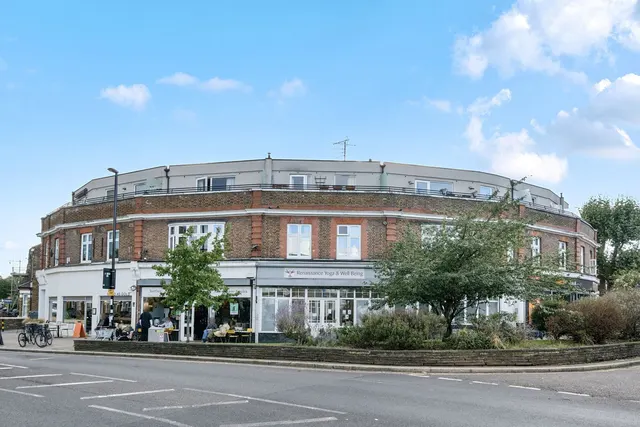 Mantle Road, SE4, photo 1