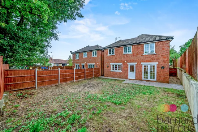 Amber Close, County Gate, EN5, photo 3