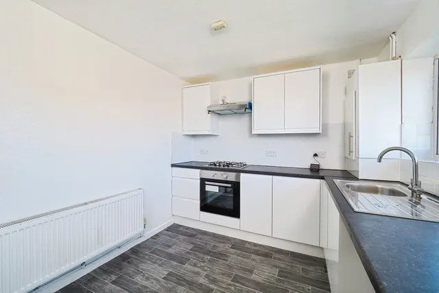 Photo 2 — Great Hoggett Drive, Beeston, Nottingham, Nottinghamshire, NG9