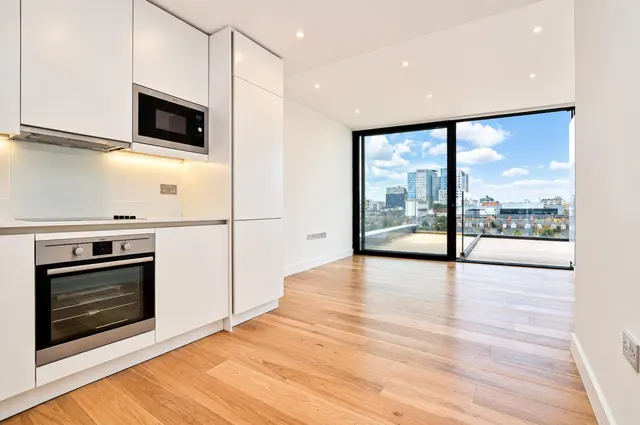 Plumbers Row, Aldgate, E1, photo 1