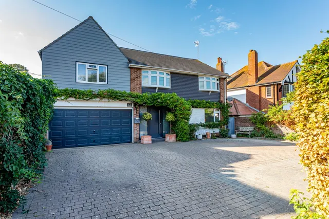 Kingsgate Avenue, Broadstairs, CT10, photo 1