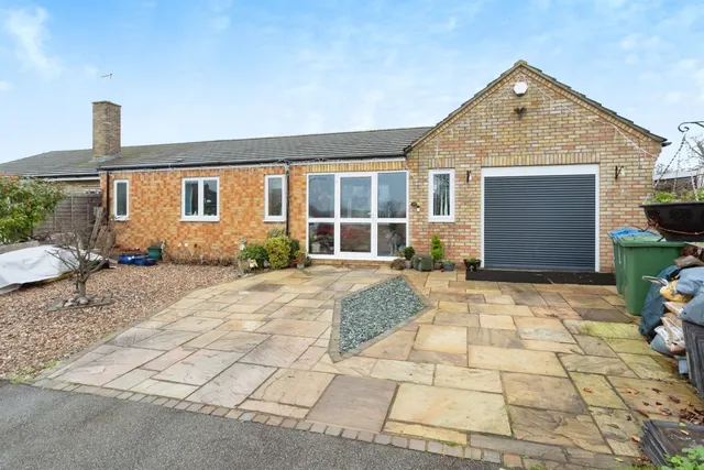 Bates Close, Granborough, MK18, photo 1