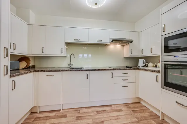 Photo 3 — Flat 4 Gibson Court, Romford, Essex, RM1 1AJ