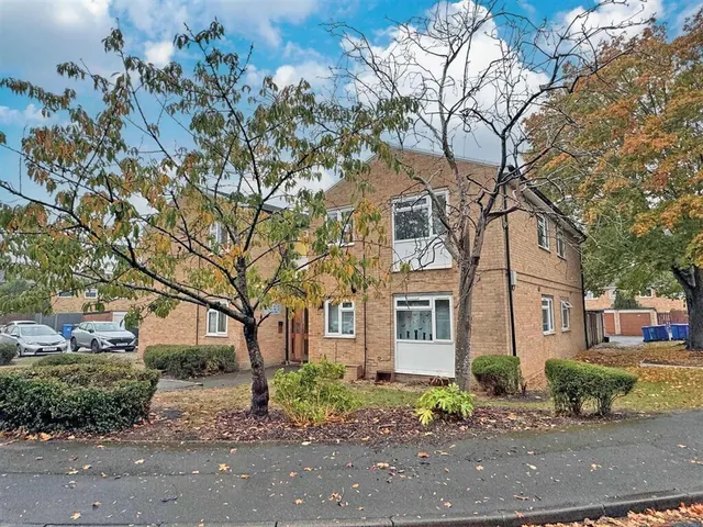 Oxford Road, Owlsmoor, GU47, photo 1