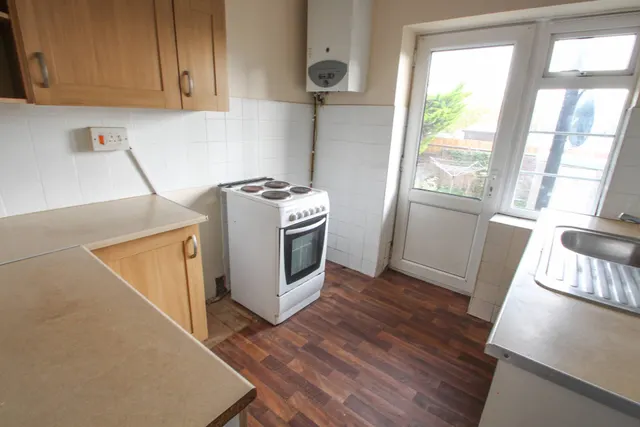 Photo 3 — Spring Vale South, Dartford, Kent, DA1