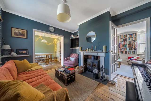 Photo 2 — Arthur Road, Newbury, RG14