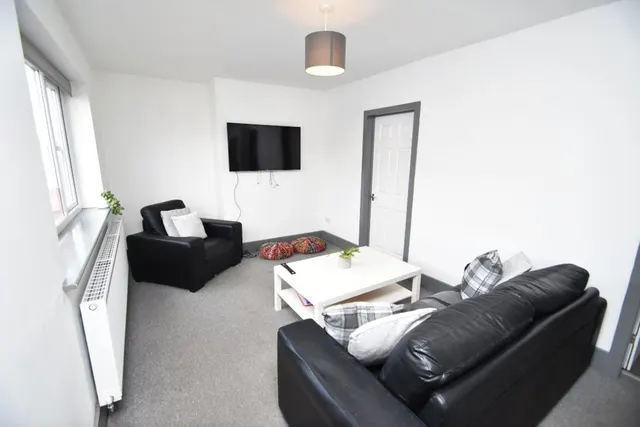 Bradford Crescent, Durham, DH1, photo 2