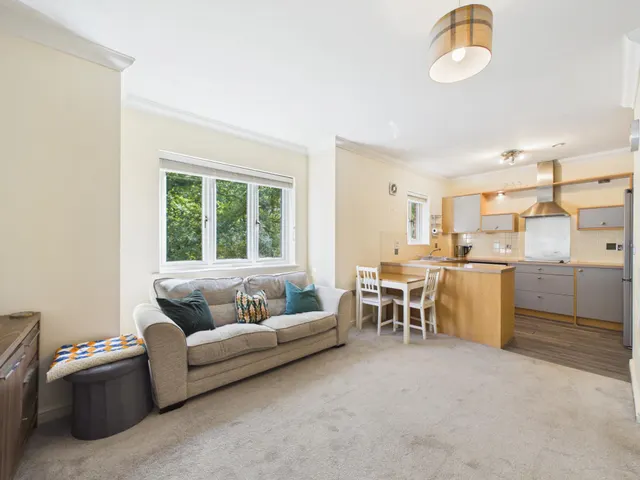 Woodruff Way, Thornhill, CF14, photo 3