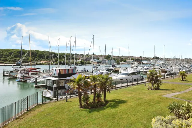 Photo 3 — Medina View, East Cowes