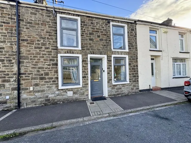 Yew Street, Troedyrhiw, CF48, photo 1
