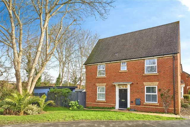 Snowberry Road, Newport, PO30, photo 2