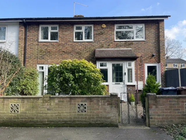 Wood Drive, Stevenage, SG2 8NX, photo 1