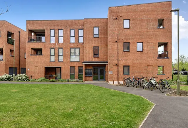 William Morris Close, Oxford, OX4 2DE — photo 1