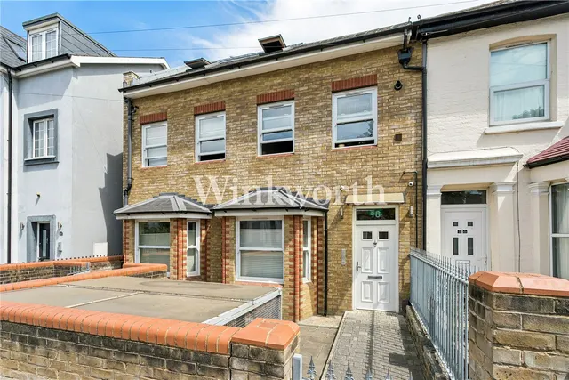 Avenue Road, London, N15, photo 1