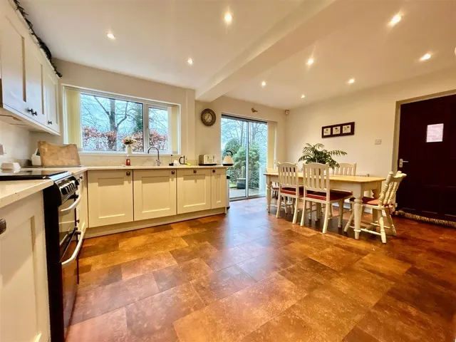 Gleneagles Road, Heald Green, photo 2