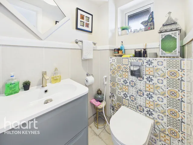 Morebath Grove, Milton Keynes, MK4, photo 3