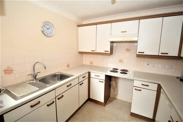 Ackender Road, Alton, GU34, photo 2