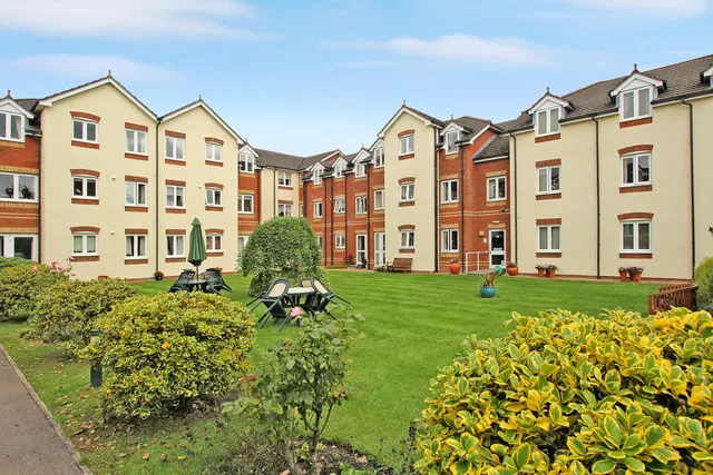 Ackender Road, Alton, GU34, photo 1