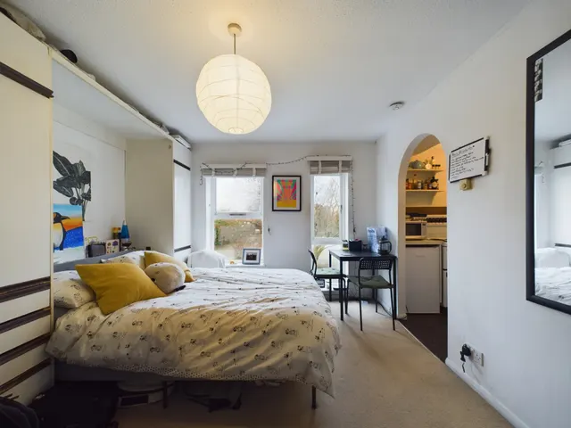Photo 3 — Vanbrugh Park Road West, Blackheath, SE3 7QD