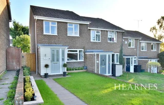 Leeson Drive, BH22, photo 1