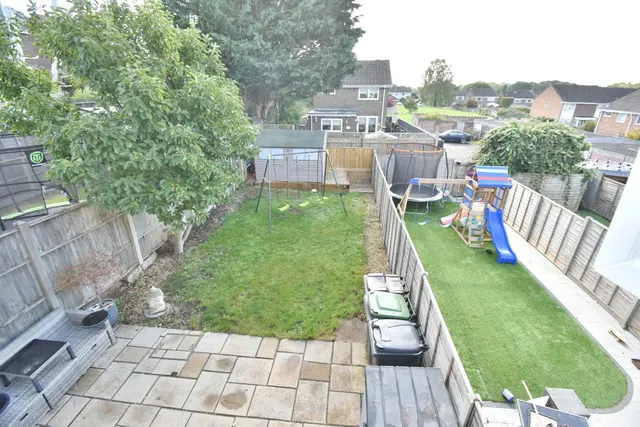 Leeson Drive, BH22, photo 3