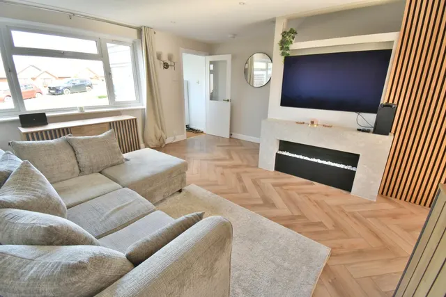 Leeson Drive, BH22, photo 2