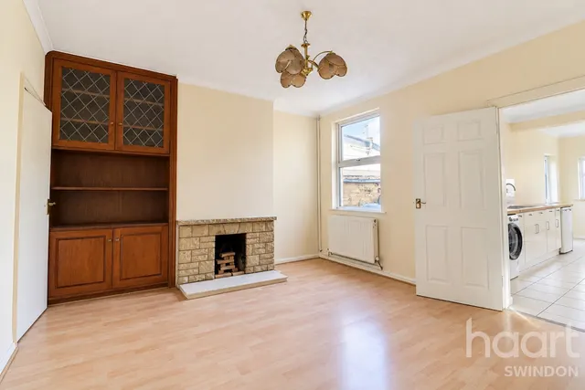 Ferndale Road, Swindon, SN2, photo 3
