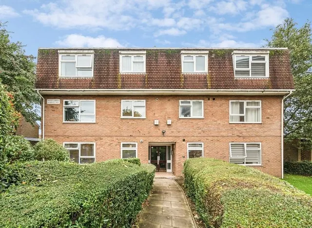 1 bedroom flat — Rowan Close, Ealing, W5