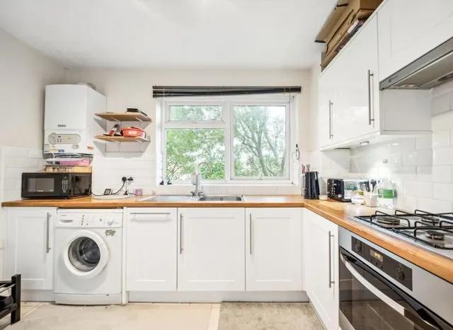 Photo 3 — Rowan Close, Ealing, W5