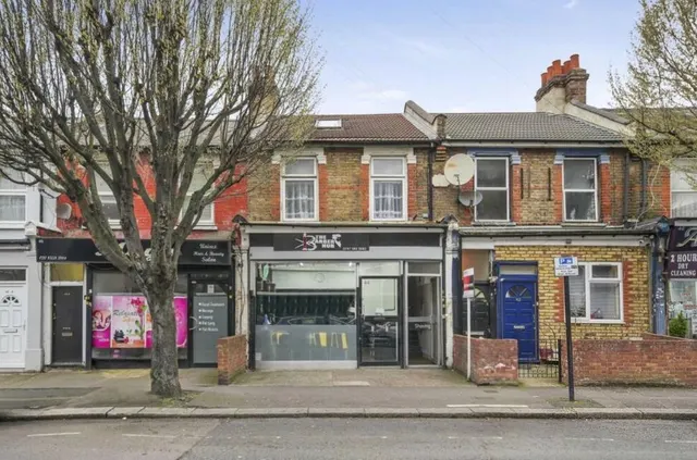 Capworth Street, Leyton, E10, photo 1
