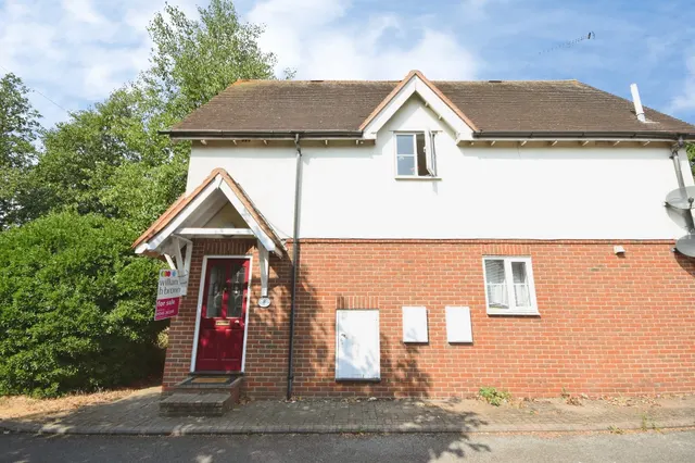 Cedar Avenue West, Chelmsford, CM1, photo 2