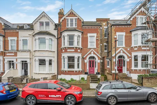 Ellerker Gardens, Richmond, TW10, photo 1