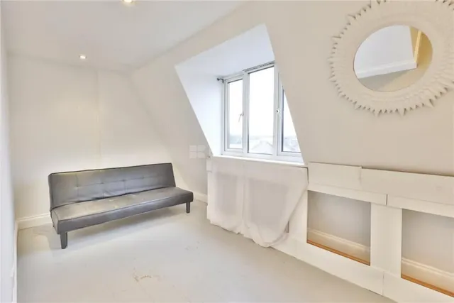 Hornsey Road, N19, photo 1