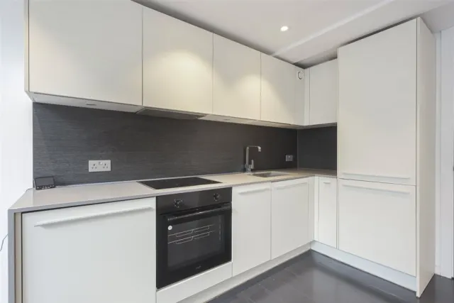 Drummond Way, Highbury & Islington, N1, photo 3