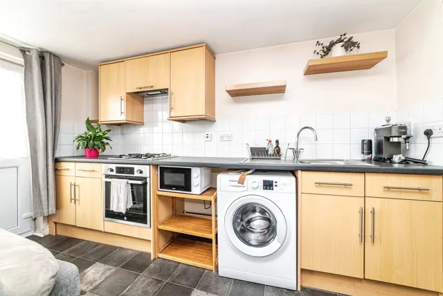 Watson Way, Basingstoke, RG23, photo 2