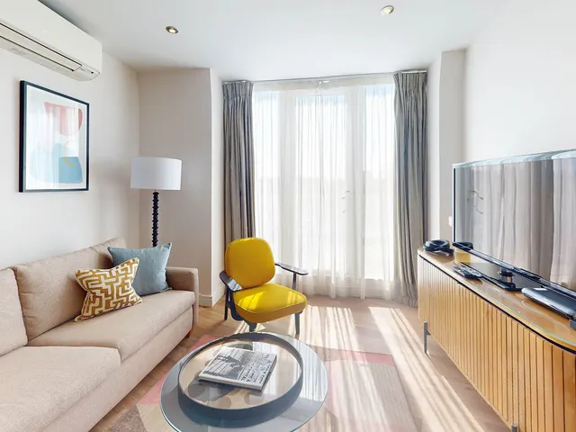 2K Gloucester Park Apartments, Ashburn Place, London, photo 1