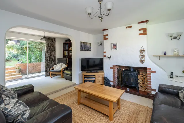 Springfield Road, Westcott, RH4, photo 2