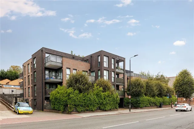 Roehampton Lane, London, SW15, photo 2