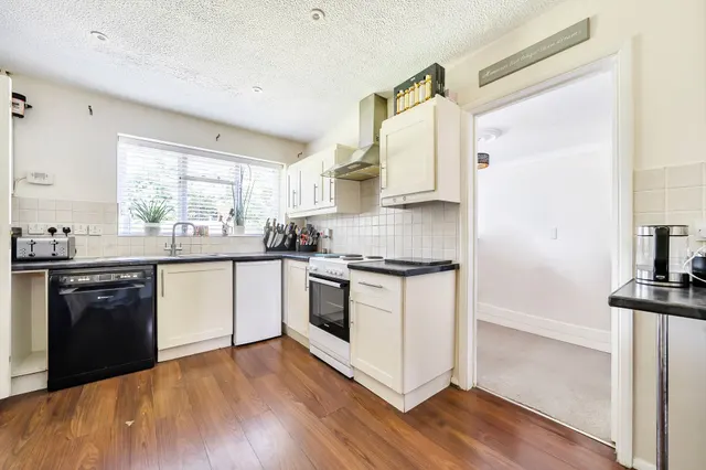Nightingale Close, Rowland's Castle, PO9, photo 2