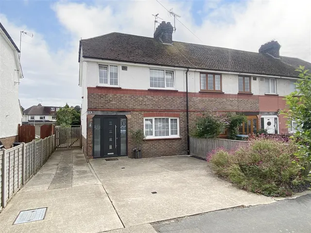 Walders Road, Rustington, photo 1