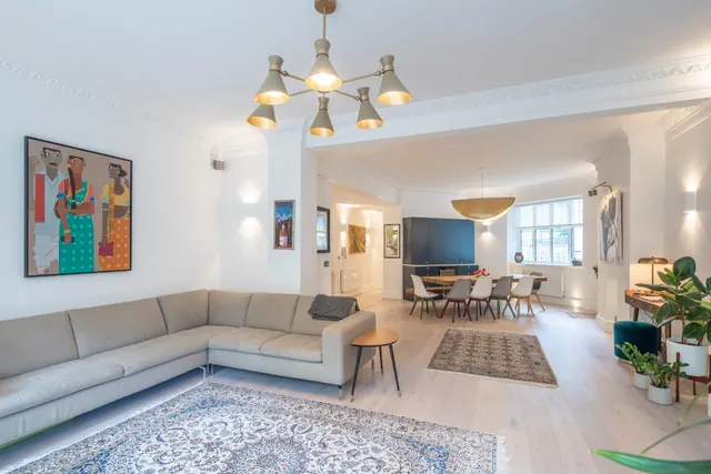 Photo 2 — Eton Court, Eton Avenue, Belsize Park, London, NW3 3HJ