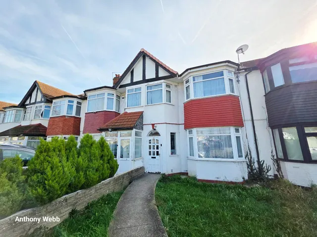 Connaught Gardens, Palmers Green, N13, photo 1