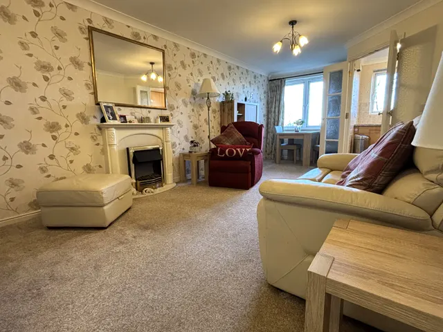 Hazel Grove, Stockport, SK7, photo 3