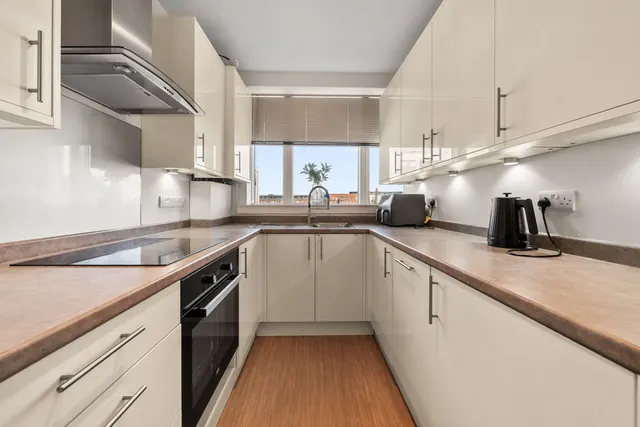 Photo 2 — Wellington Close, Walton-On-Thames KT12 1BB